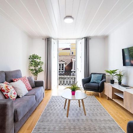 Amazing 1Bdr Apartment In Chiado By Lovelystay Lisbon Bagian luar foto