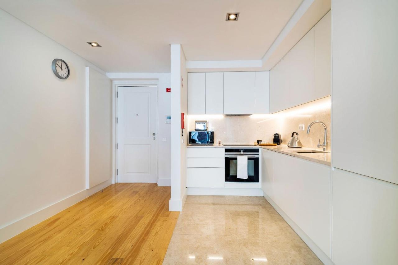 Amazing 1Bdr Apartment In Chiado By Lovelystay Lisbon Bagian luar foto