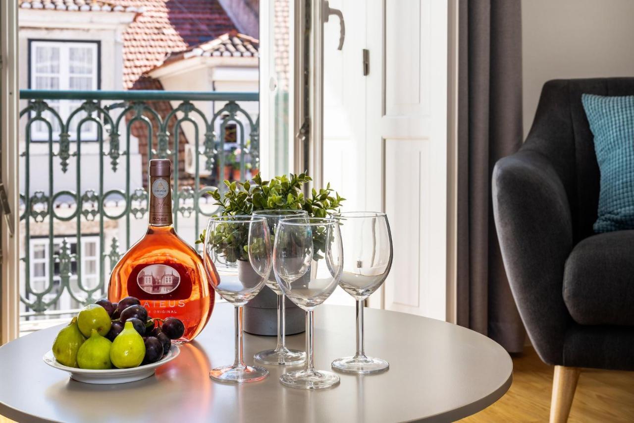 Amazing 1Bdr Apartment In Chiado By Lovelystay Lisbon Bagian luar foto
