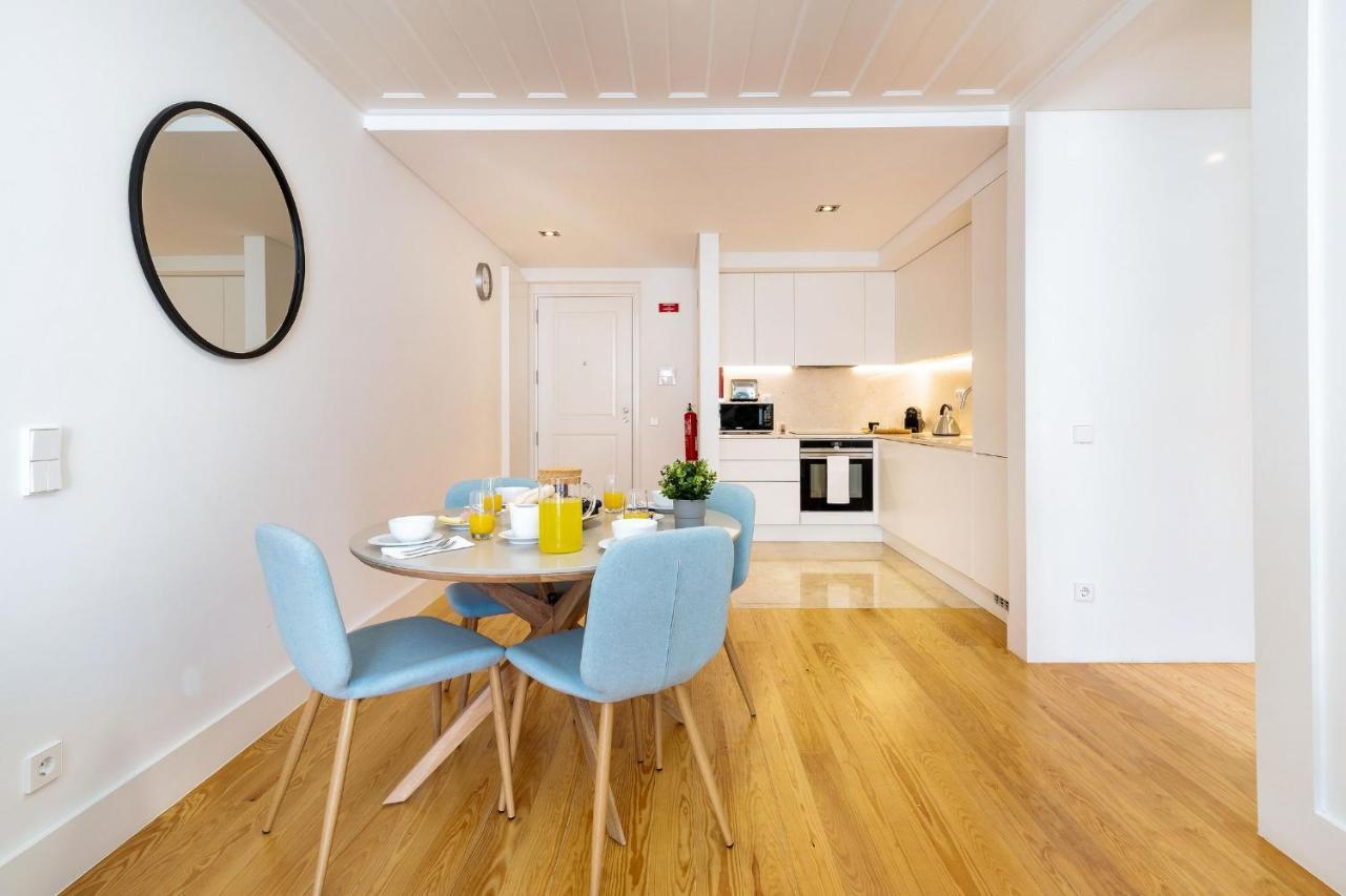 Amazing 1Bdr Apartment In Chiado By Lovelystay Lisbon Bagian luar foto