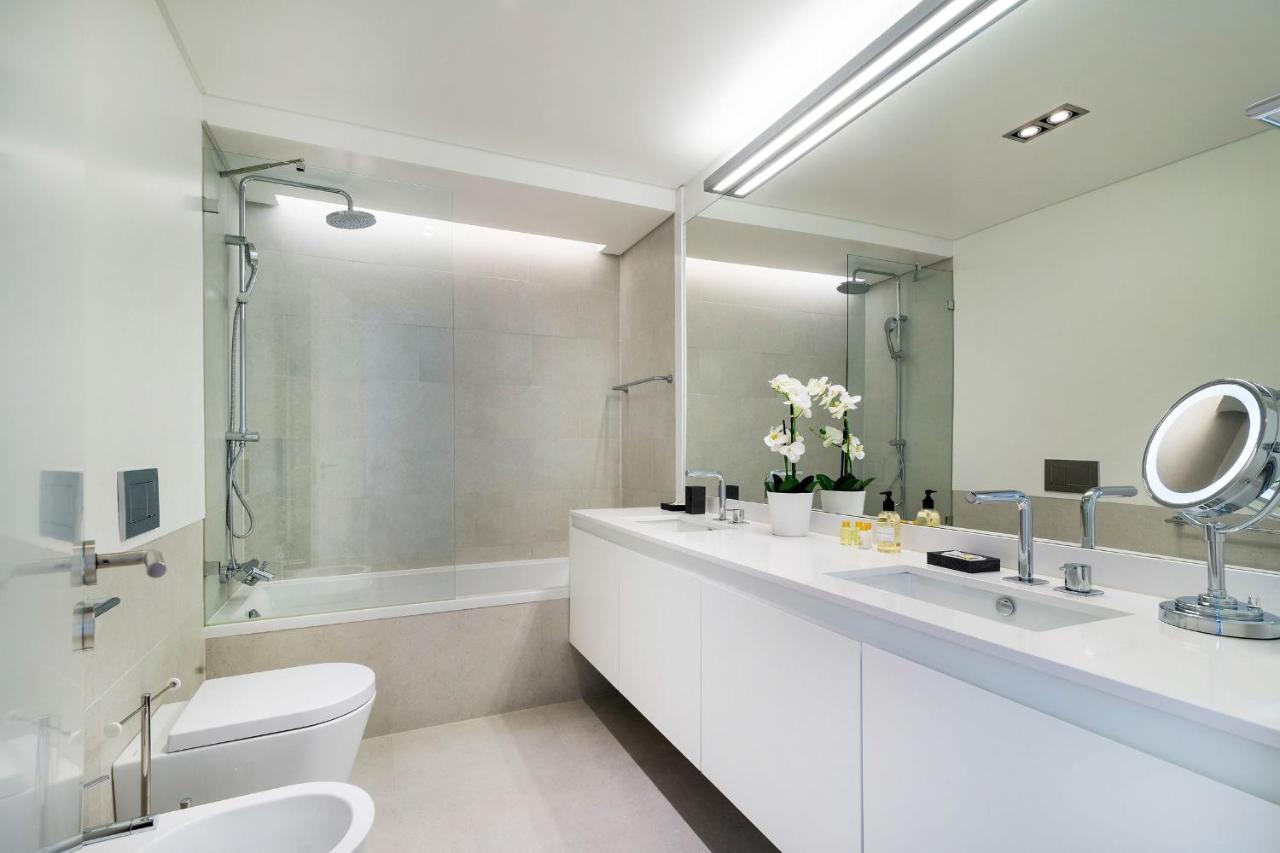 Amazing 1Bdr Apartment In Chiado By Lovelystay Lisbon Bagian luar foto