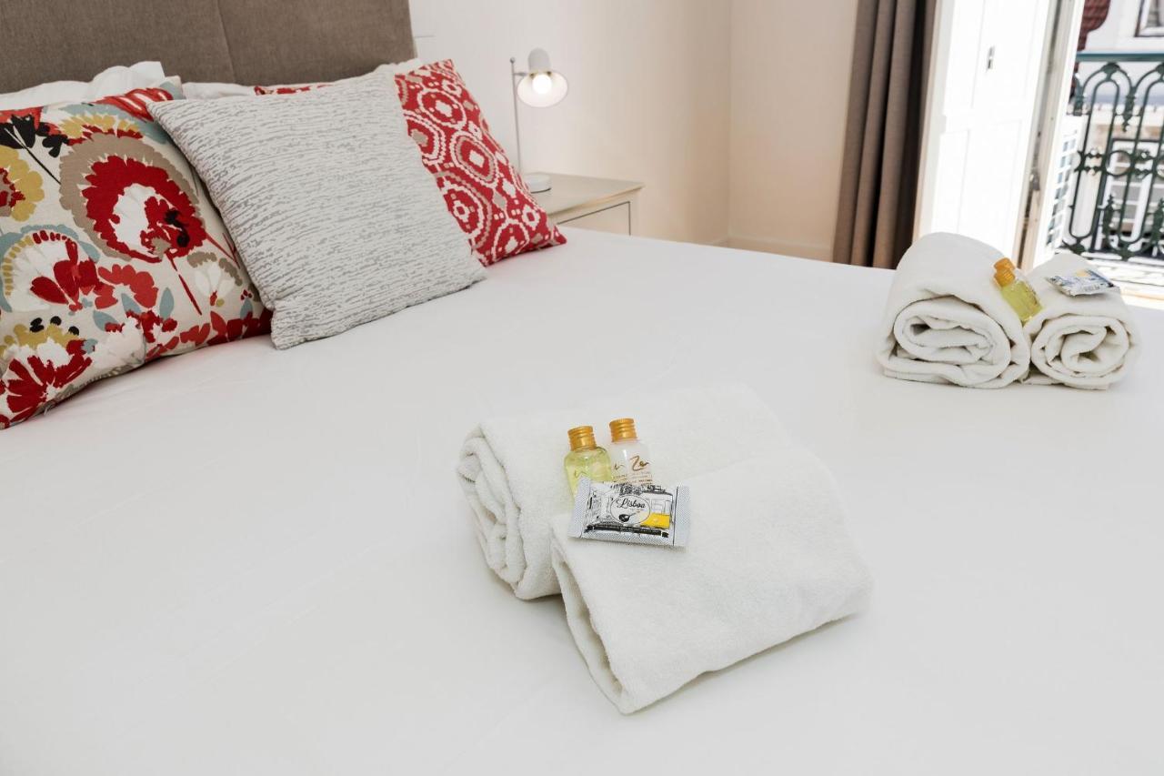 Amazing 1Bdr Apartment In Chiado By Lovelystay Lisbon Bagian luar foto