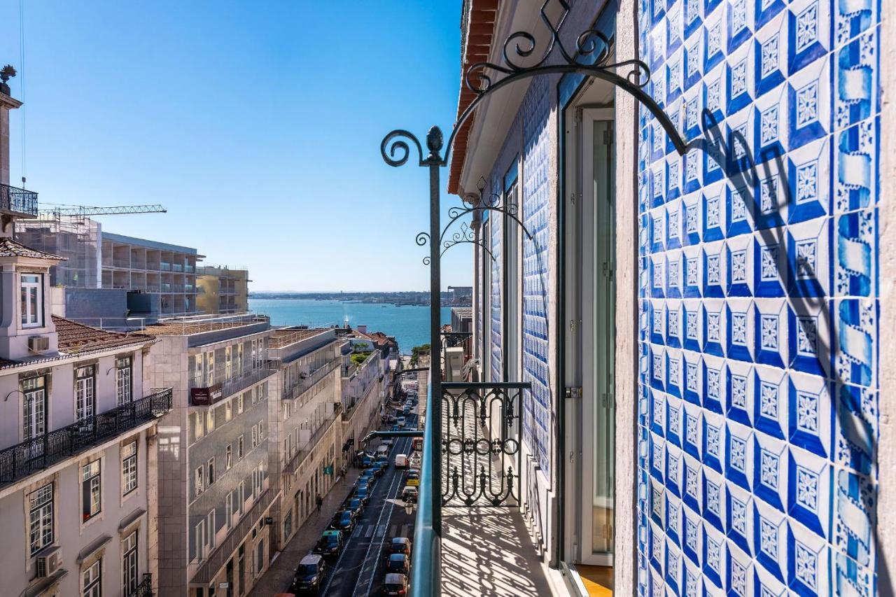 Amazing 1Bdr Apartment In Chiado By Lovelystay Lisbon Bagian luar foto